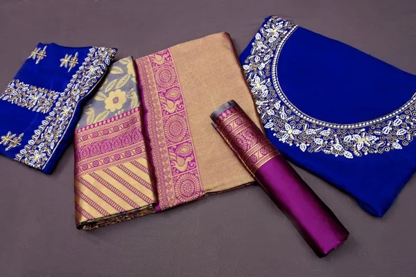 Cream_Embellished_Banarasi_Jacquard_Saree_(Cream)
